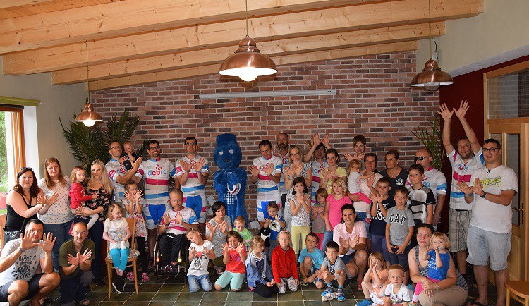 Mladí lidé chtějí pomáhat, příkladem je i projekt Debra