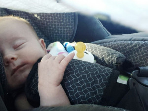 Opilá matka s jednoročním miminkem v autě zavinila nehodu. Nadýchala dvě a půl promile