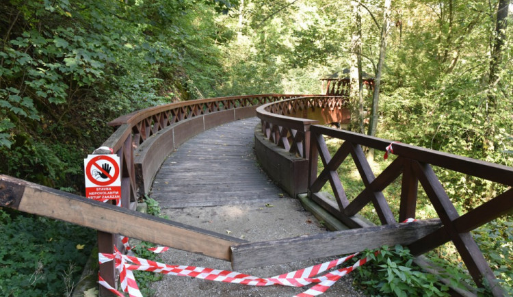 Pěší lávka u Veveří