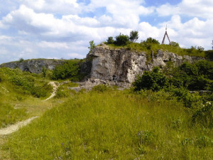 Mladá žena spadla ze Stránské skály, přežila