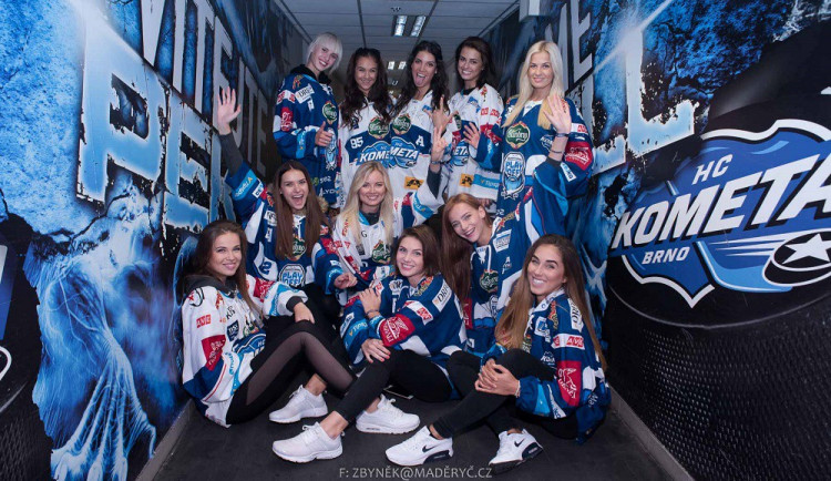 Finalistky České Miss na zápase Komety