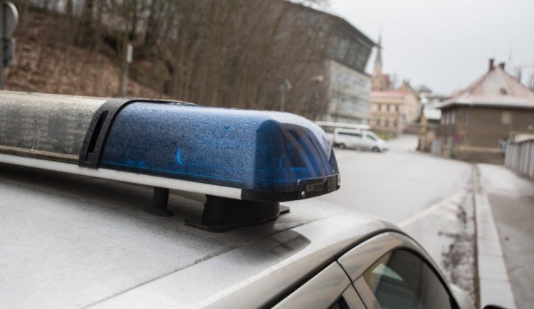 Řidička srazila seniorku, policisté hledají svědky