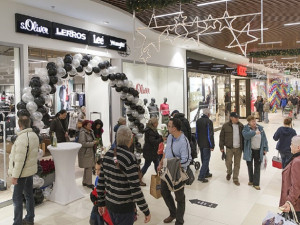 Globus otevřel v Ivanovicích nové obchodní centrum. Nabídne dvacítku obchodů i střešní parkoviště
