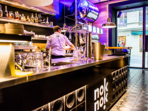 Nok Nok, Tomáš Hrivňák