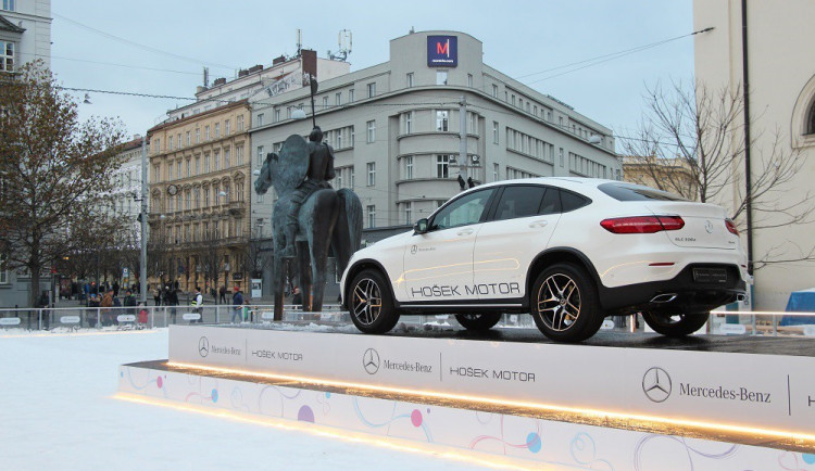 Reklamní Mercedes u Brusláku