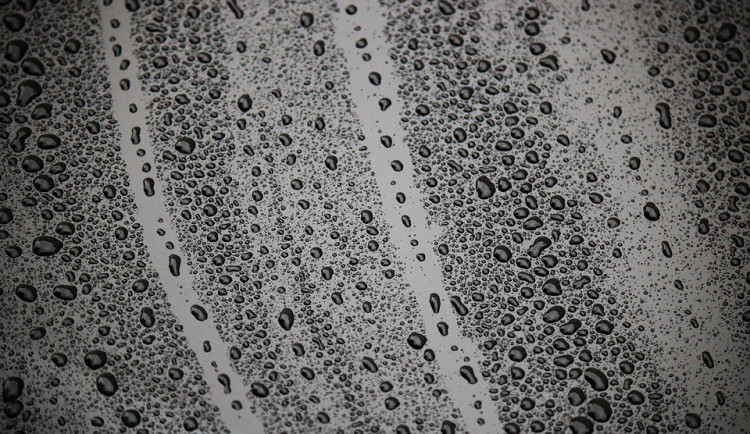 POČASÍ NA ČTVRTEK: Čeká nás střídavá oblačnost a večer déšť