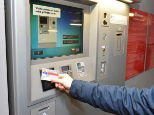 Město připravuje nové parkovací automaty, platit se v nich bude kartami