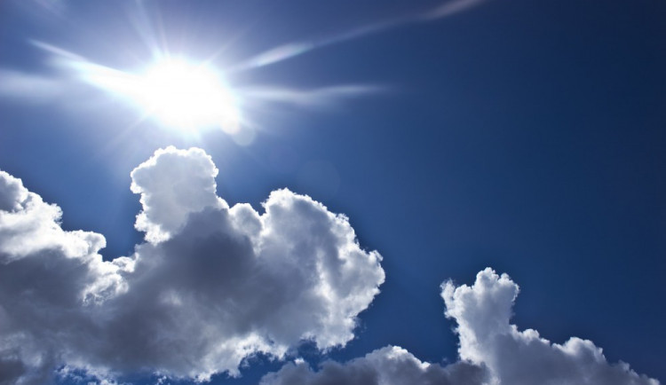 POČASÍ NA ÚTERÝ:  Ráno bude krásné, odpoledne lehce zasněží