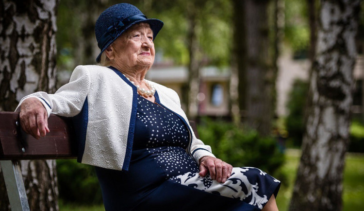 Víte, jak byste udělali radost dříve narozeným? Projekt plníme přání seniorům uskuteční 25 nápadů