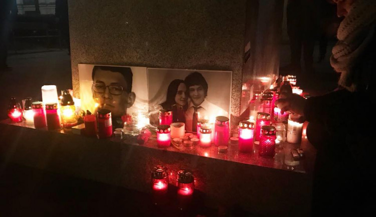 Stovky lidí dnes projdou Brnem za zavražděného slovenského novináře a jeho snoubenku