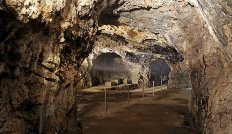 Před deseti lety otevřela unikátní jeskyně Výpustek. Nacisté v ní měli podzemní továrnu