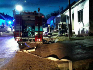 Při nočním požáru rodinného domku na Znojemsku zemřely tři děti
