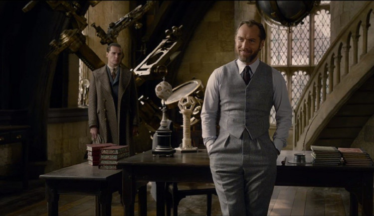 Jude Law jako Albus Brumbál