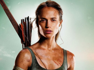 FILMOVÉ PREMIÉRY: Na scénu přichází mladší, ale o nic méně nebezpečná Lara Croft