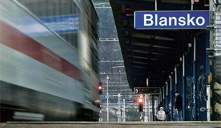 Vlak srazil v Blansku muže, na místě zemřel