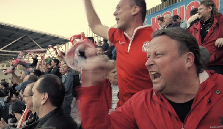 Momentka z filmu Stadion