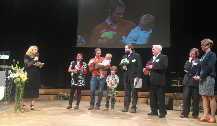 Martin Freund přebírá ocenení SozialMarie