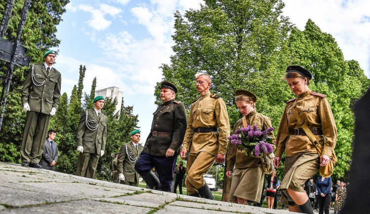 Desítky lidí si v Brně si připomněly výročí konce druhé světové války
