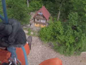 VIDEO: U Vranovské přehrady dostal muž infarkt, přežil díky spolupráci hasičů a záchranářů