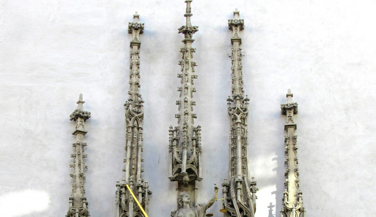 Narovnaná věžička spravedlnosti