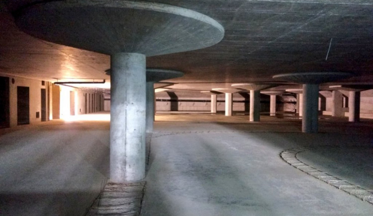 Podzemní garáže pod JKC