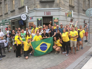 Brazilci, Kolumbijci, Poláci nebo Srbové. Brněnská hospoda se stala centrem fanoušků z celého světa