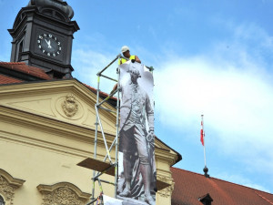 FOTO: Na Dominikánském náměstí stojí maketa sochy Josefa II., lidé rozhodnou, jestli ho tam chtějí