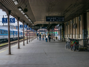 Na brněnském hlavním nádraží dnes začala rozsáhlá výluka. Dotkne se hlavně regionálních spojů