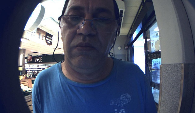 Nepoznáte tohoto muže?