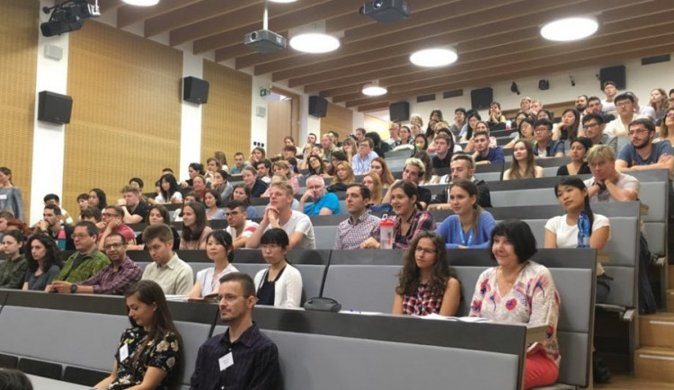 První přednáška Letního školy slovanských studií