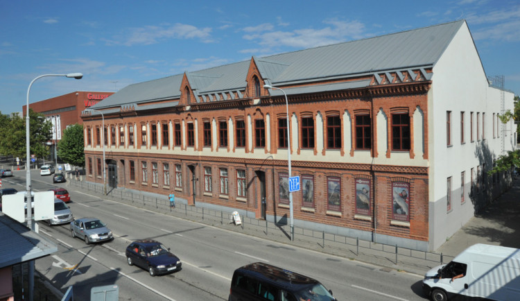 Budova u Zvonařky, kde si lidé mohou zažádat o oprávnění