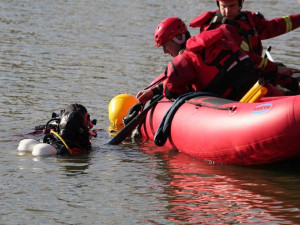 Devatenáctiletý mladík se utopil v rybníku na Hodonínsku, jeho tělo našli až potápěči