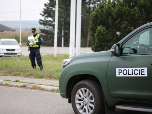 Počet nelegálních migrantů zadržených na jižní Moravě výrazně klesl. Policisté jich letos chytili 19