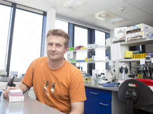 Vědci z Masarykovy univerzity získali 100 milionů na vývoj látek proti rakovině