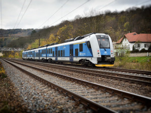 PŘEHLED: Od září platí „státní" sleva na vlakové jízdné pro děti, studenty a seniory