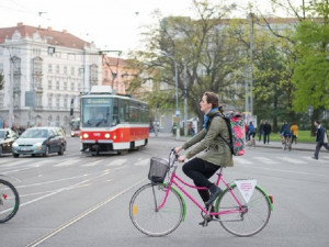 Rozvoj cyklistiky v Brně za nynější radnice oslabil, stěžují si cyklisté