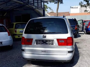 Ukradený Seat Alhambra