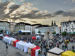 Kultura pod širým nebem. Národní divadlo Brno dnes zahájí sezónu koncertem na Zelňáku