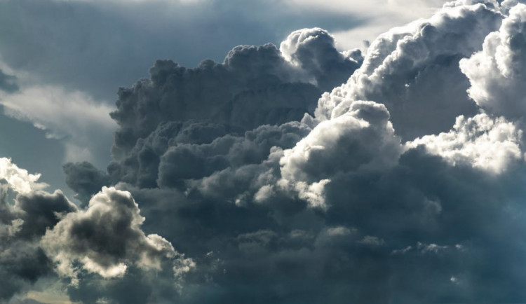 POČASÍ NA STŘEDU: Zataženo a možnost přeháněk