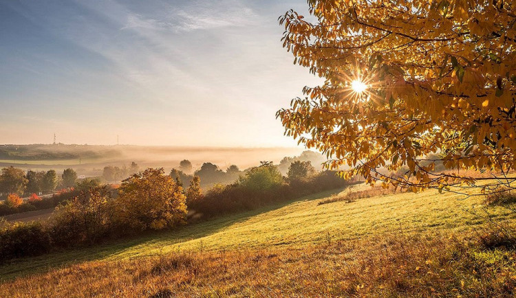 POČASÍ NA ČTVRTEK: Čeká nás docela hezké babí léto