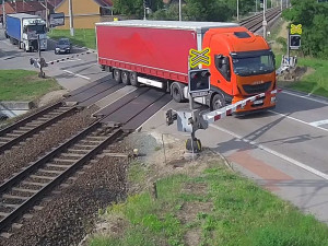 Počty nehod na železničních přejezdech neklesají. V jejich bezpečnosti je Česko jednou z nejhorších zemí v Evropě