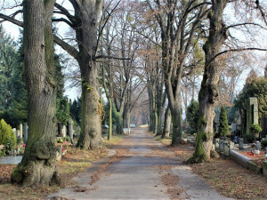 Několik lidí zůstalo zamčených na Ústředním hřbitově v Brně