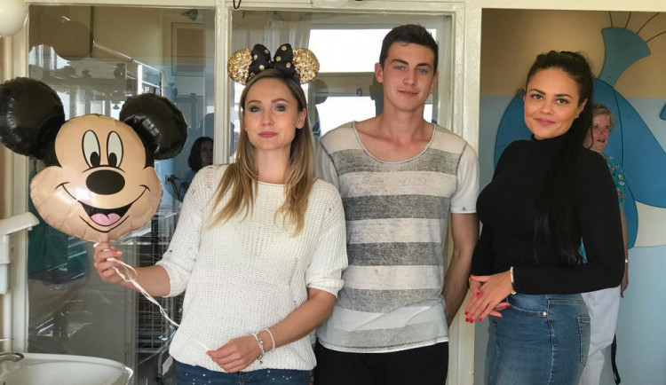 Zakladatelky Dnes pomáháme Petra Pachlová a Michaela Barbera