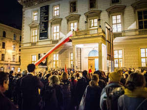 FOTO: Herci v Brně vyhlásili republiku o den později. Pomohli jim i četníci a Sokolové