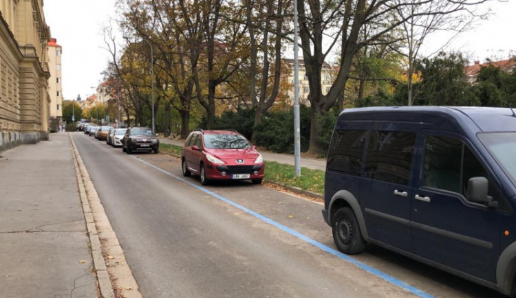 V Brně se dnes rozšířilo rezidentní parkování, ulice někde výrazně prořídly