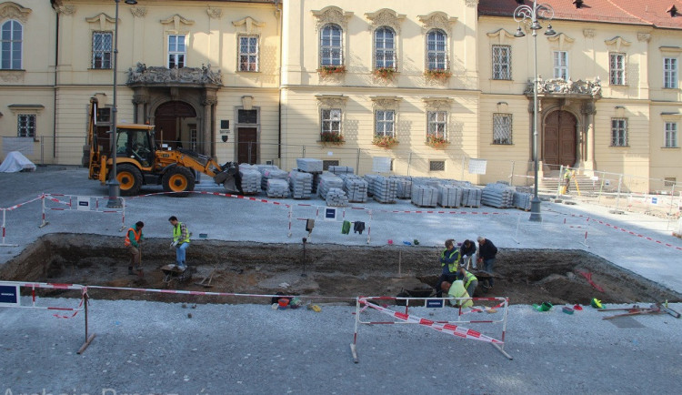 Vykopávky na Dominikánském náměstí
