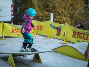 Otevíračka nového patra Snowboard Zezula na Palackého třídě