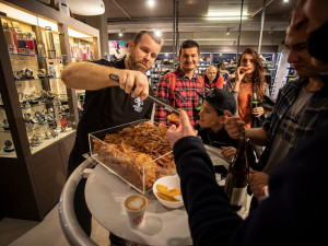 Otevíračka nového patra Snowboard Zezula na Palackého třídě