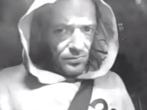 Pokud tuto osobu znáte, prosím kontaktujte policii.