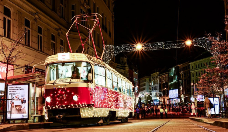 Do brněnských ulic v pátek opět vyjede vánoční šalina. Letos bude mít nový design